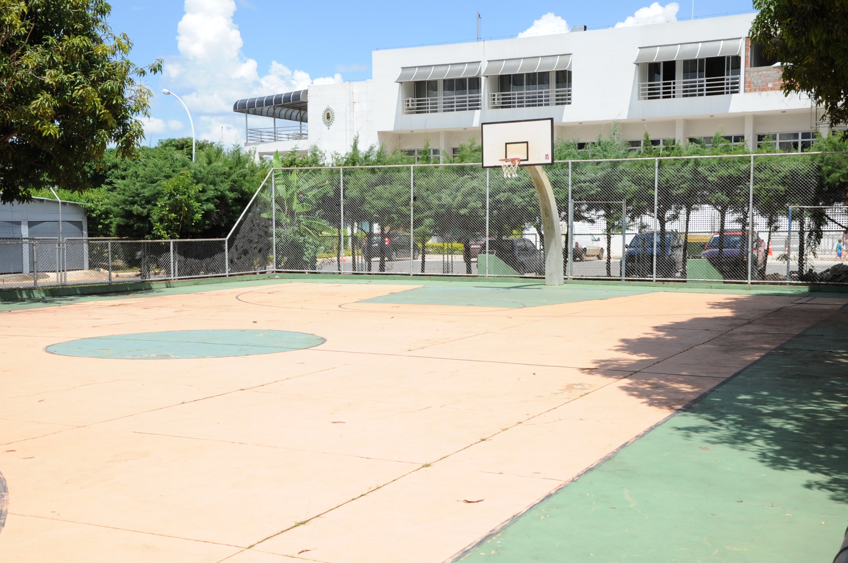 QUADRAS POLIESPORTIVAS